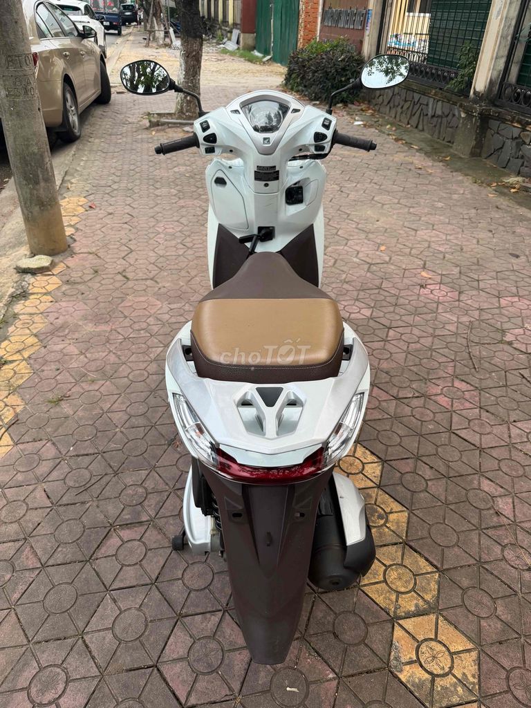 Lead 2018 khóa thông minh zin cứg áo dán keo trong. Mua bán Xe máy tại Thành phố Quảng Ngãi Quảng Ngãi được đăng bởi Hien hình 7