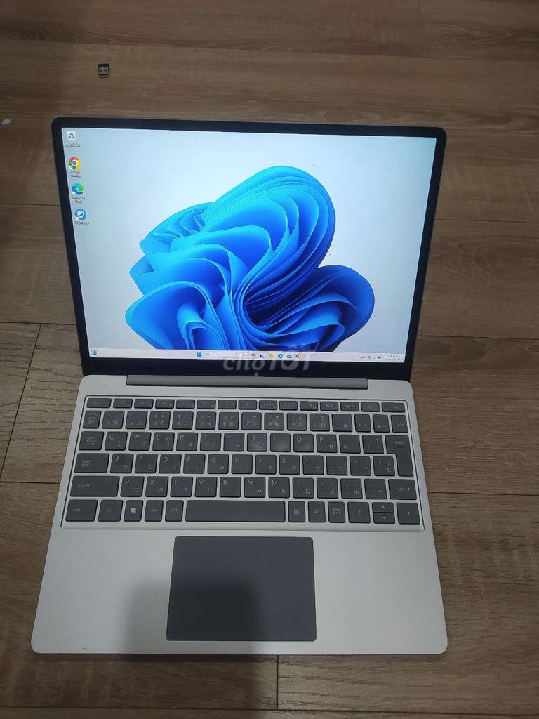 Microsoft Surface Laptop Go i5-1035G1 8GB. Mua bán Laptop tại Quận Ngũ Hành Sơn Đà Nẵng được đăng bởi Nguyễn Quốc Vương hình 1