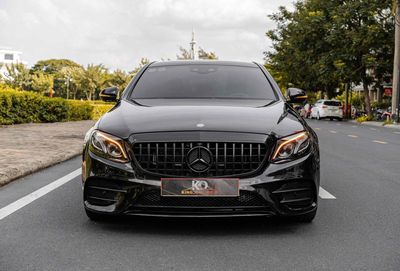 E300_AMG_2017 màu đen cá nhân siêu đẹp & siêu ngâu. Mua bán Ô tô tại Quận 7 Tp Hồ Chí Minh được đăng bởi Dương Phương