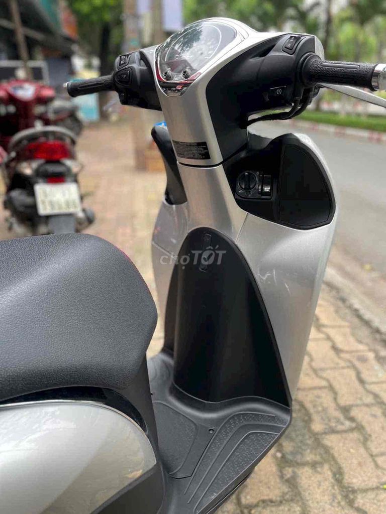 Honda SH Mode 2021 Bạc. Mua bán Xe máy tại Thành phố Biên Hòa Đồng Nai được đăng bởi Minh Hiền hình 2