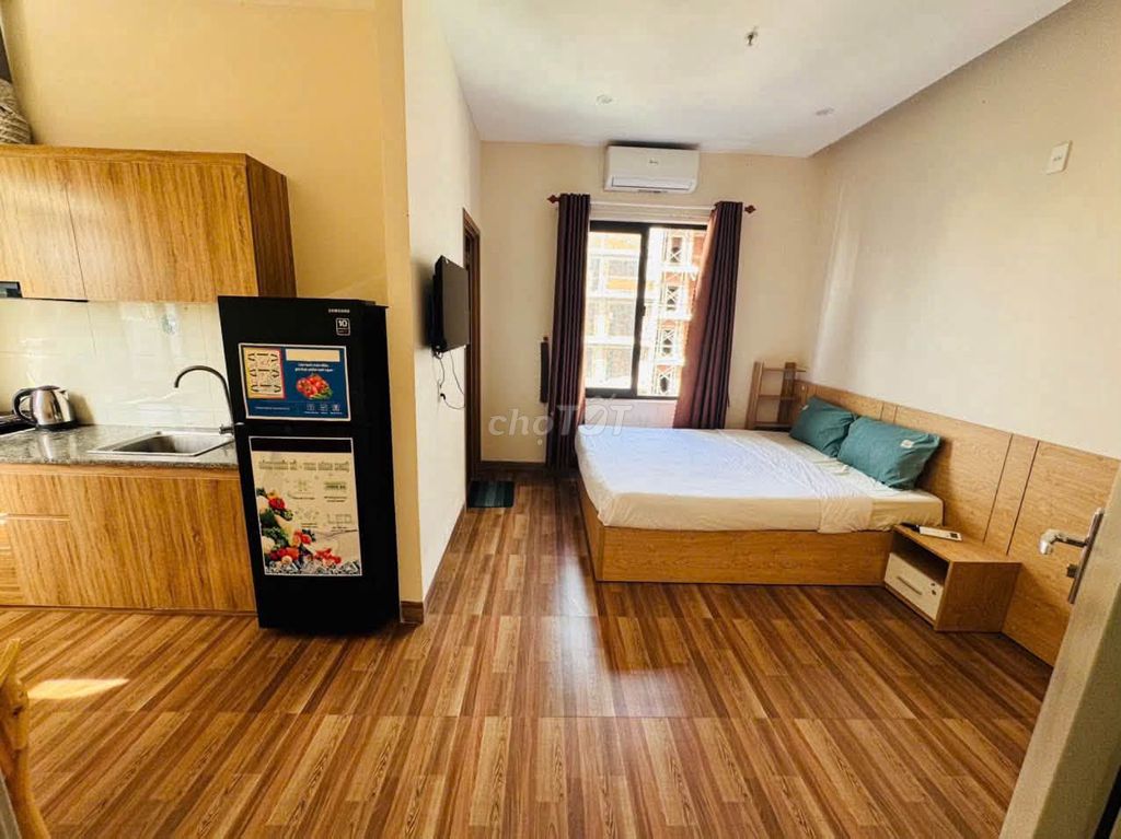 Furnished studio with window on Khuê Mỹ Đông 3 — photo 4