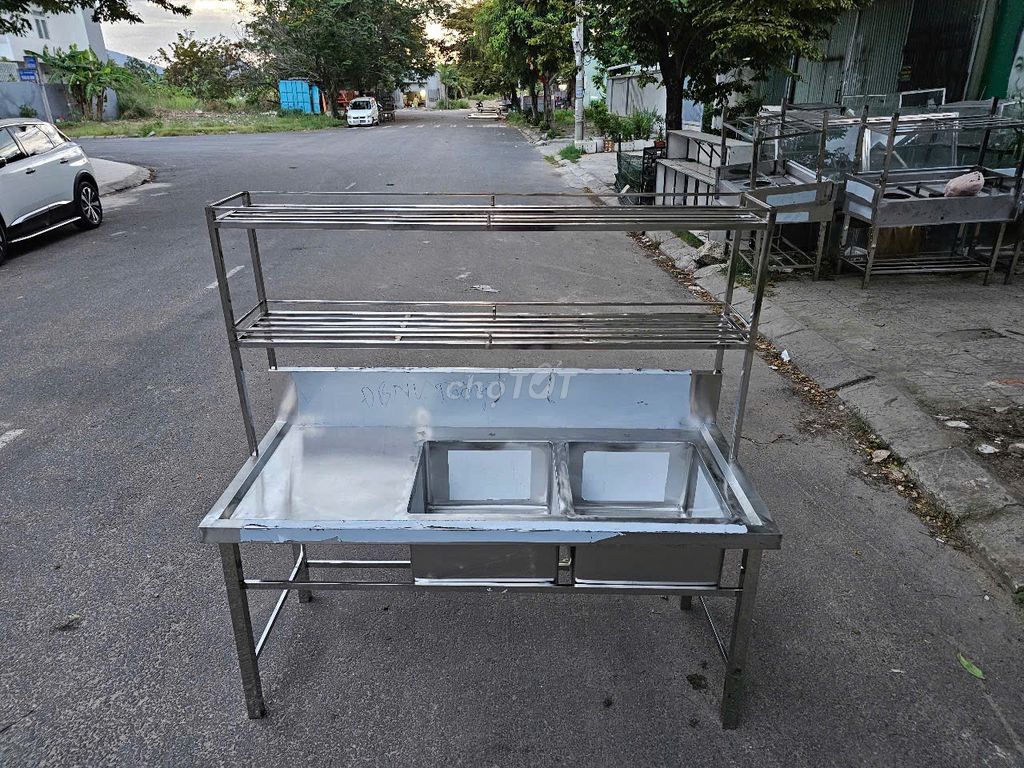 Bàn rửa chén Inox 2 hộc kệ 1m6. Mua bán Dụng cụ nhà bếp tại Quận Sơn Trà Đà Nẵng được đăng bởi THẾ GIỚI ĐỒ CŨ ĐÀ NẴNG hình 1