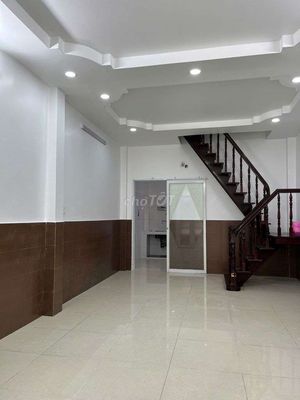 Аренда · 2 комн. · 56 м² · Quận 11, ул. Đường Lạc Long Quân