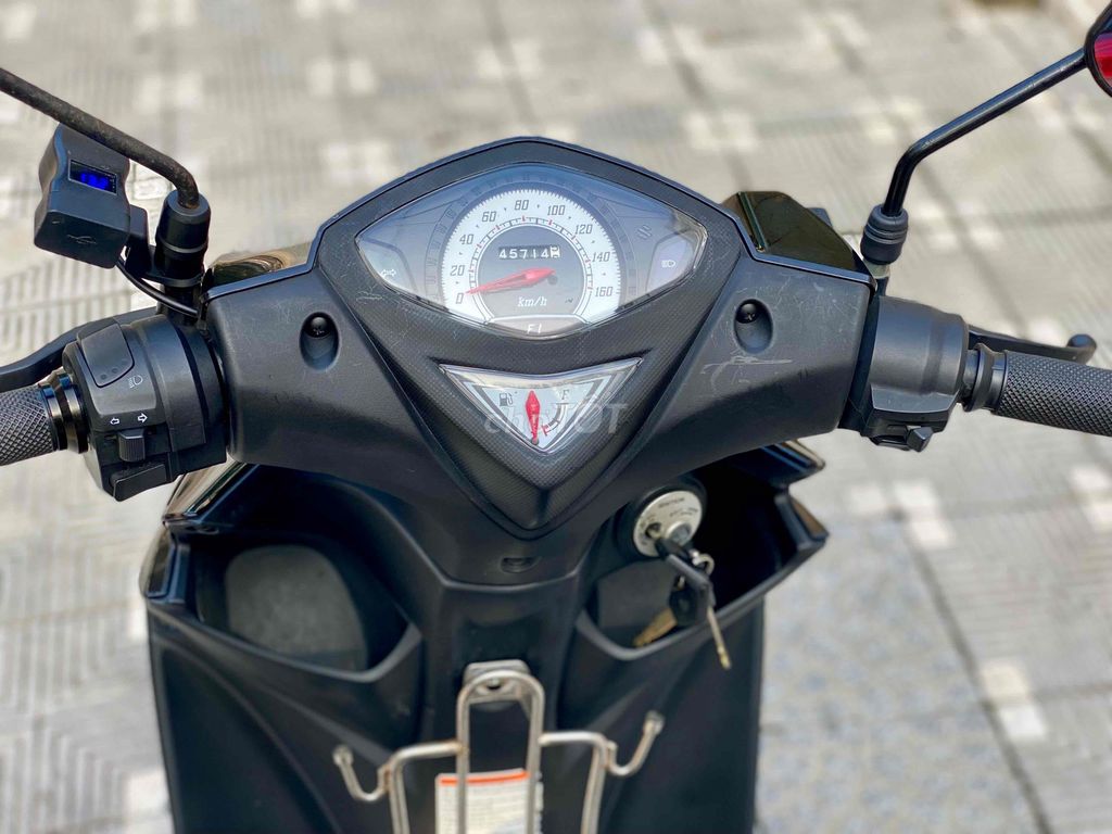 🌈 Сверхбыстрая беговая машина Suzuki Hayate 125 Fi
