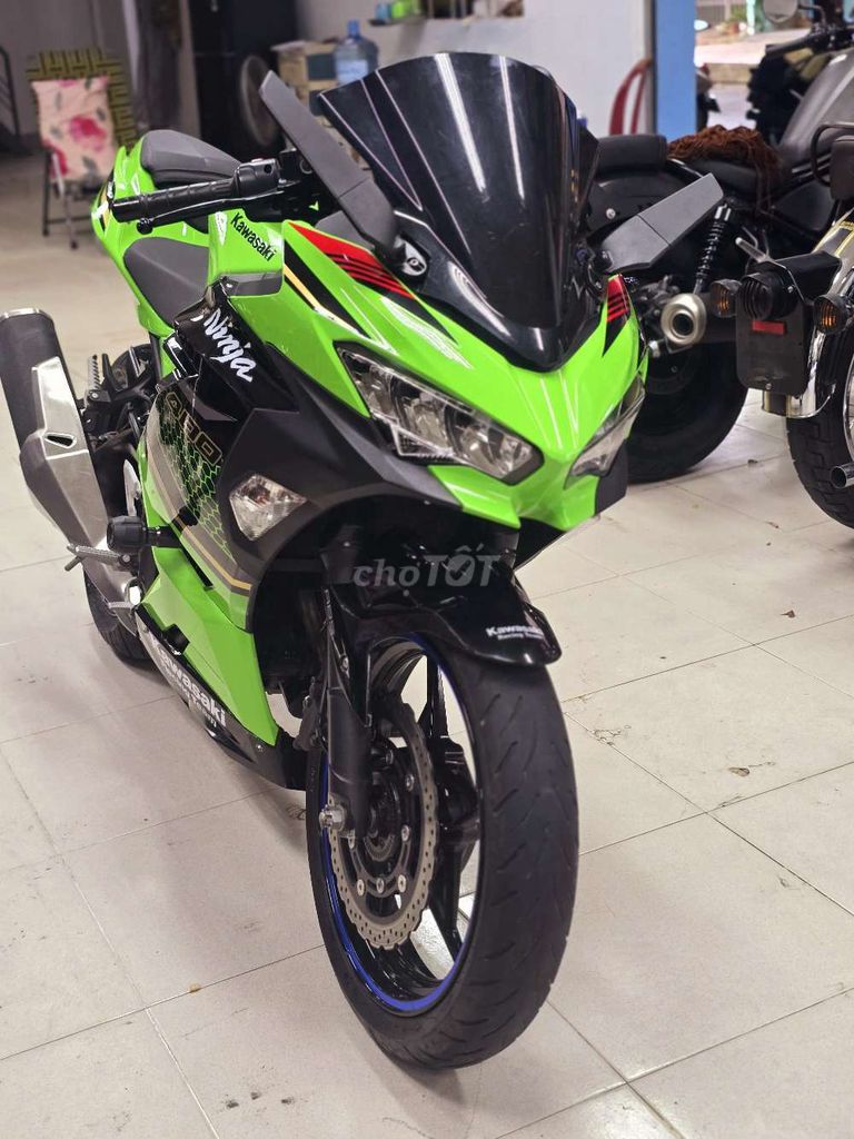 Ninja400 Bản KRT odo chuẩn 10.500km(lướt,hiếm). Mua bán Xe máy tại Quận Thanh Khê Đà Nẵng được đăng bởi Quý Moto Cycle 21 điện biên phủ Đà Nẵng hình 6