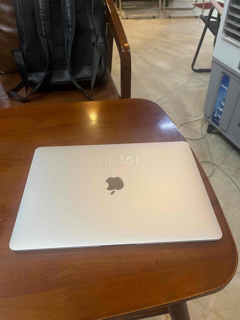 Apple MacBook Air i5 13 inch 8GB/128GB 2019. Mua bán Laptop tại Quận Hà Đông Hà Nội được đăng bởi Lê Tùng hình 1
