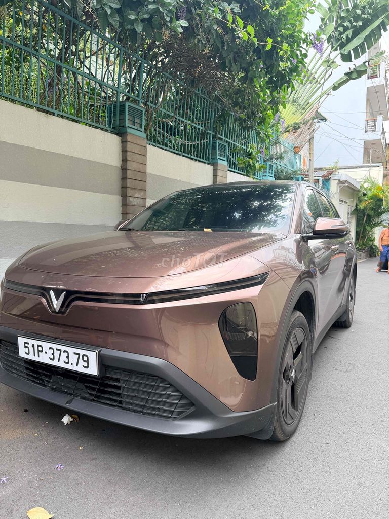 Электромобиль VinFast VF MPV 7, коричневый, 7 мест