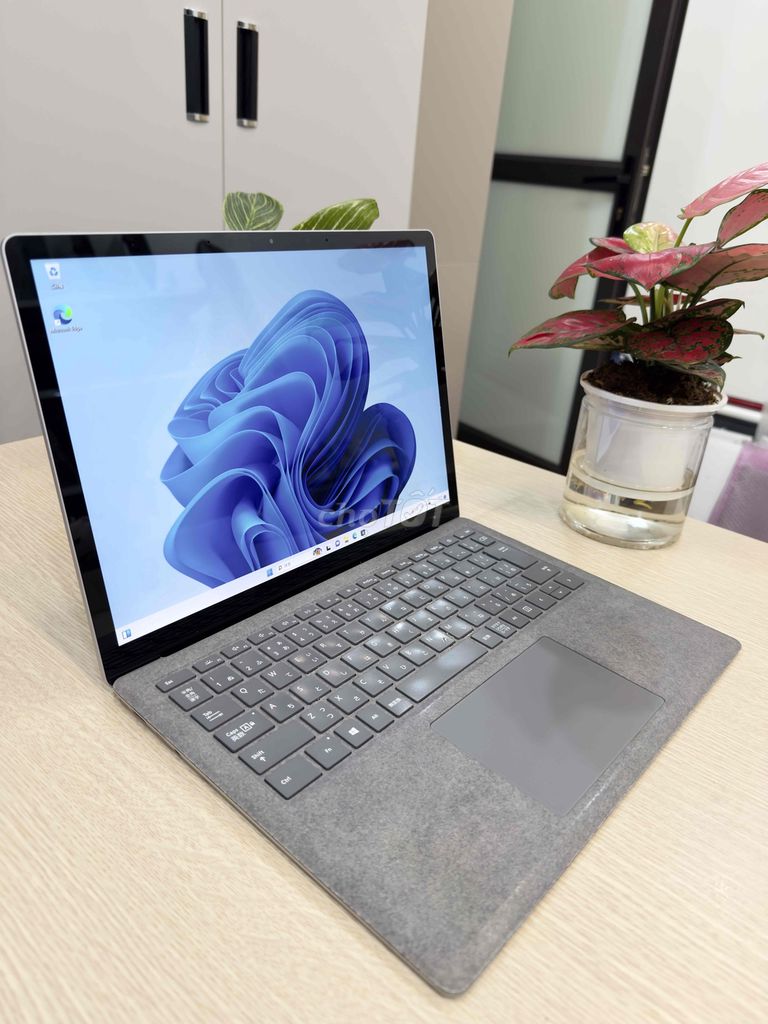 Thanh lý gấp Surface Laptop 3 i5 Gen10 8GB/256GB. Mua bán Laptop tại Quận Hai Bà Trưng Hà Nội được đăng bởi Akiba shop hình 1