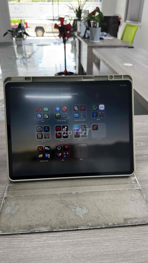 Apple iPad Pro 12.9 2020 Xám. Mua bán Máy tính bảng tại Huyện Đức Trọng Lâm Đồng được đăng bởi Trần Đại Nghĩa hình 1