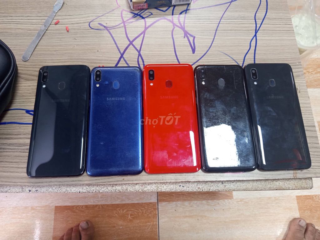 Samsung Galaxy A20 3GB/32GB Đen, Xanh, Đỏ. Mua bán Điện thoại tại Quận 1 Tp Hồ Chí Minh được đăng bởi Hội Đồ Điện Tử hình 1