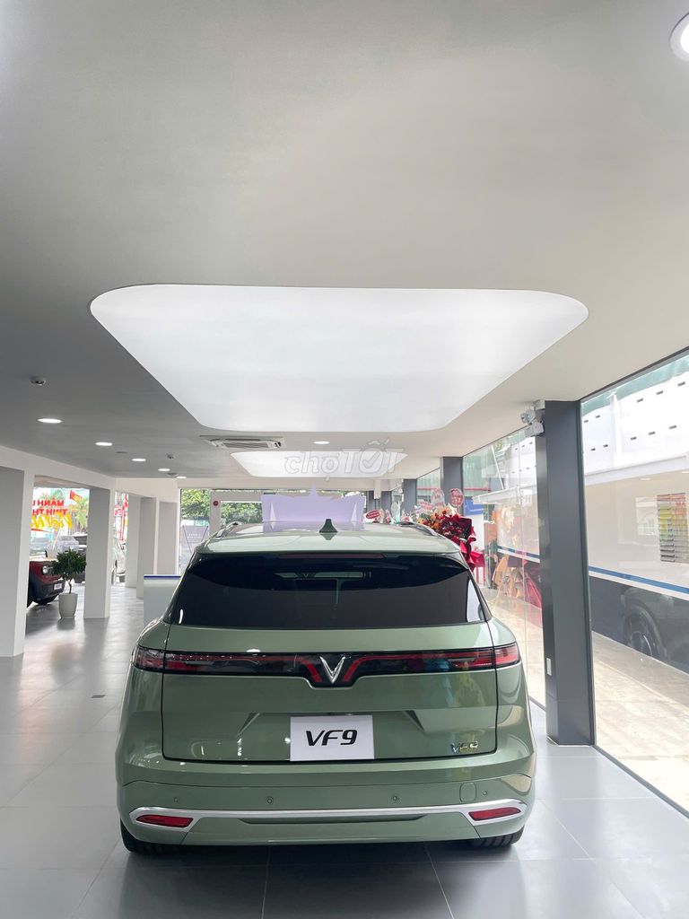 VinFast VF9 — все цвета, машины в наличии