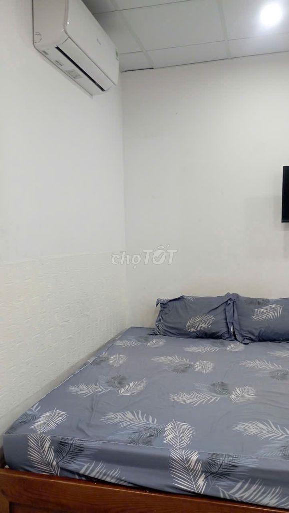 Airy fully equipped 1-bedroom apartment on Phú Xuân 2 — photo 2