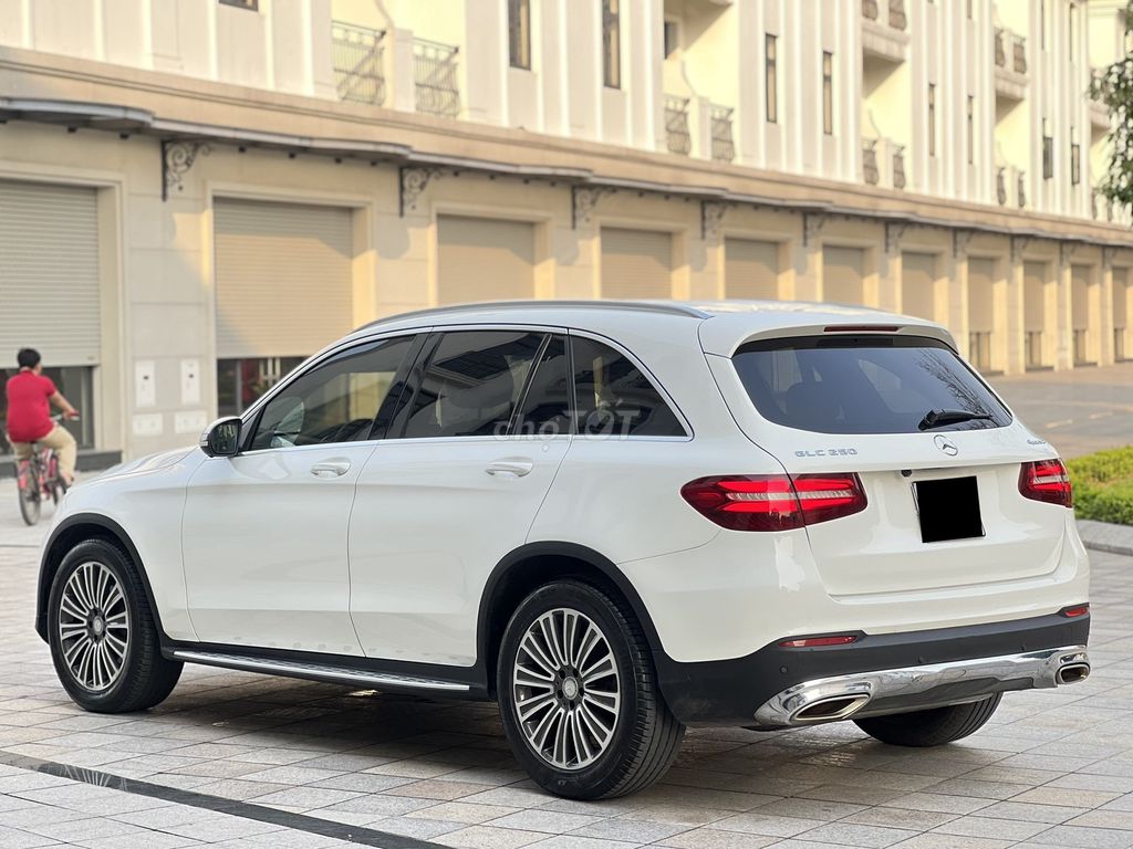 Mercedes GLC250 4Matic 2018 trắng/nâu