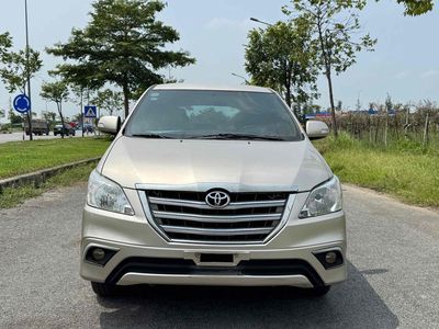 Toyota Innova 2016 Số sàn Vàng cát