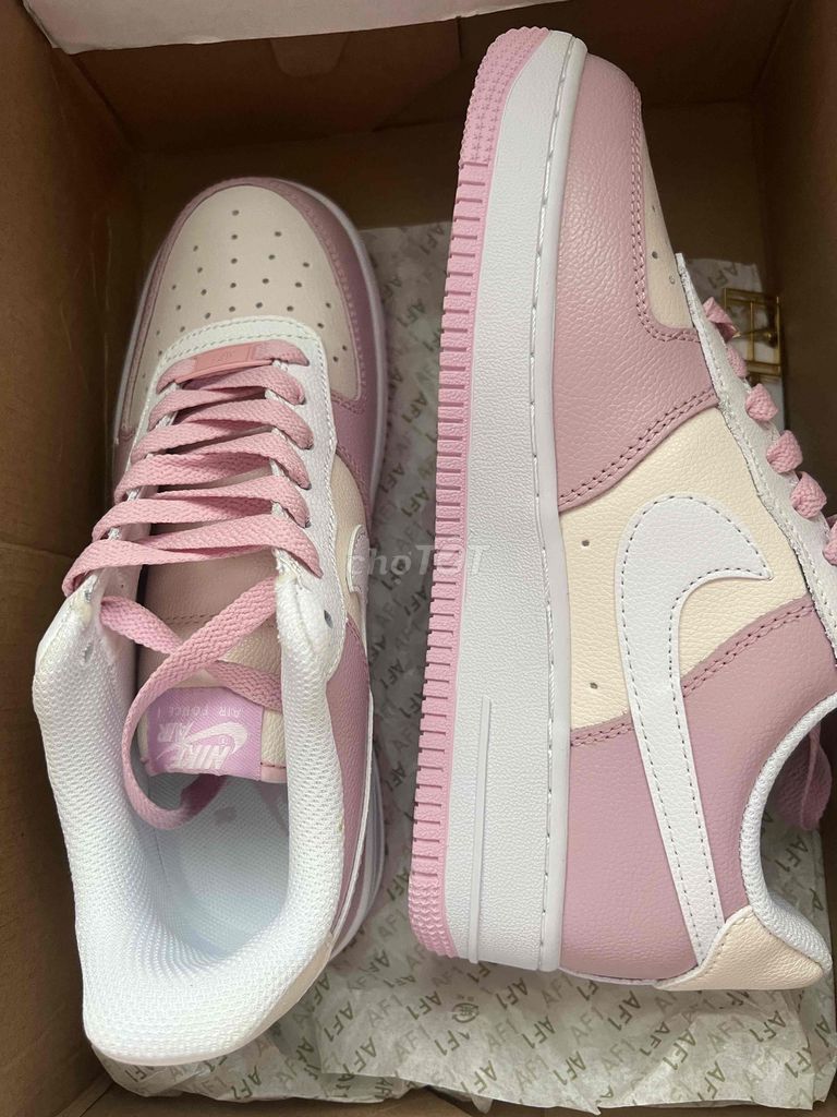 Giày Nike Air Force 1 Hồng Trắng 37.5. Mua bán Giày dép tại Quận Hà Đông Hà Nội được đăng bởi Cần Pass Giày hình 1