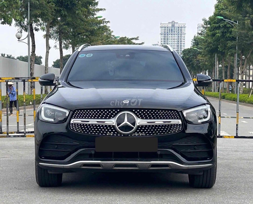 Mercedes GLC300 4Matic sx 2022 màu đen lướt đẹp. Mua bán Ô tô tại Quận Cầu Giấy Hà Nội được đăng bởi Cao Quý hình 1