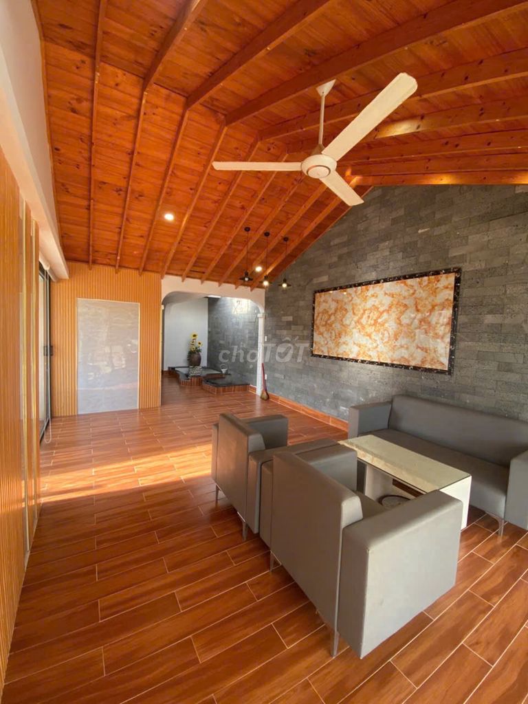 Cần chuyển nhượng căn nghỉ dưỡng gần 250m2 cách biển Hồ Tràm 3 phút.