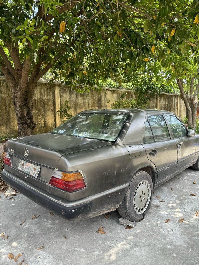 Bán xe Mercedes trưng bày, lấy phụ tùng. Mua bán Ô tô tại Quận Cẩm Lệ Đà Nẵng được đăng bởi Le Nguyen hình 2