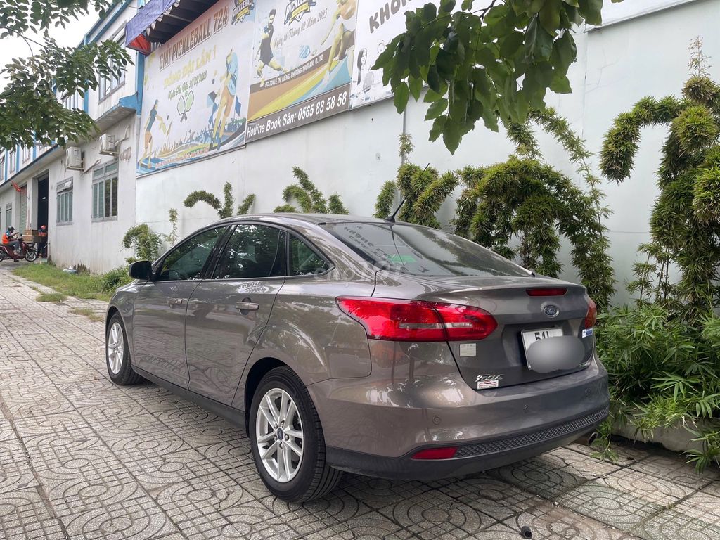 Ford Focus 2017 Sedan hạng C 1.5L Tubor 180 mã lực