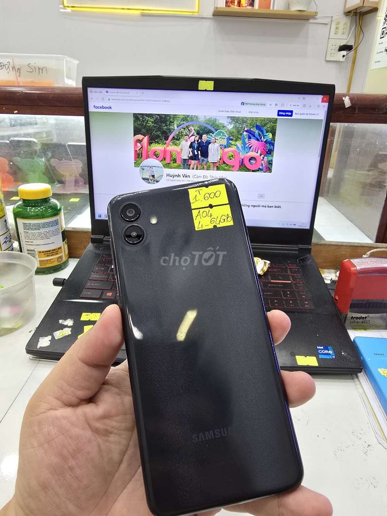 Samsung A04 4GB 64GB Đen. Mua bán Điện thoại tại Thành phố Long Xuyên An Giang được đăng bởi Facebook Cầm Đồ Thúy Vân hình 1