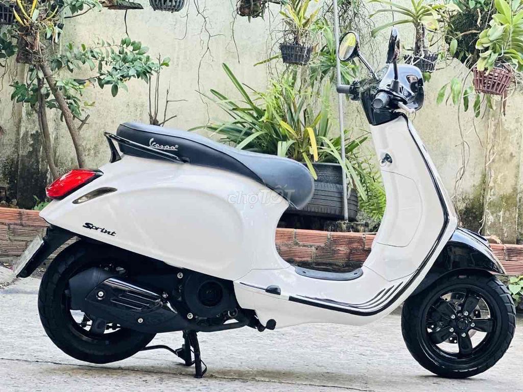 VESPA PRIMAVERA 125CC TRẮNG ĐEN SPORTY 2015. Mua bán Xe máy tại Quận 12 Tp Hồ Chí Minh được đăng bởi Ta Thanh Thai hình 4