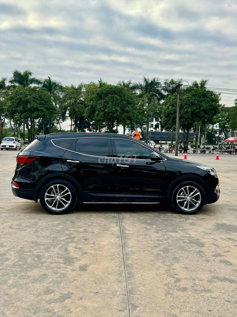 Hyundai SantaFe màu Đen. Mua bán Ô tô tại Huyện Đông Anh Hà Nội được đăng bởi vương văn chung  hình 6