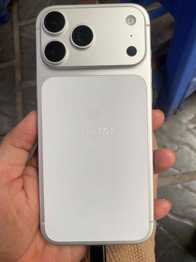 17 max 256 chính hãng việt nam còn bh đến t3/2027. Mua bán Điện thoại tại Quận Long Biên Hà Nội được đăng bởi Trung hình 1