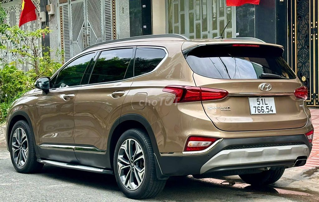 CHÍNH CHỦ BÁN Hyundai Santa Fe 2019 CÒN RẤT MỚI. Mua bán Ô tô tại Quận 6 Tp Hồ Chí Minh được đăng bởi Mr Phụng hình 17