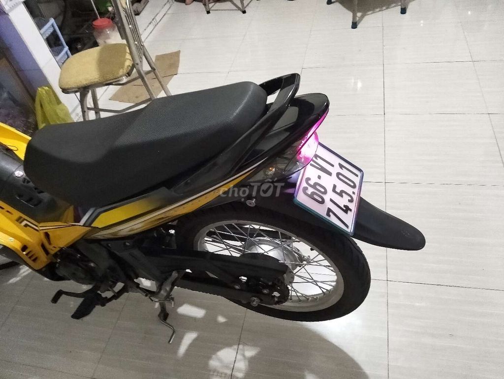 Cần bán ex 2010 5p71 nhà đang sử dụng. Mua bán Xe máy tại Huyện Bình Tân Vĩnh Long được đăng bởi Hoàng Hiếu hình 3