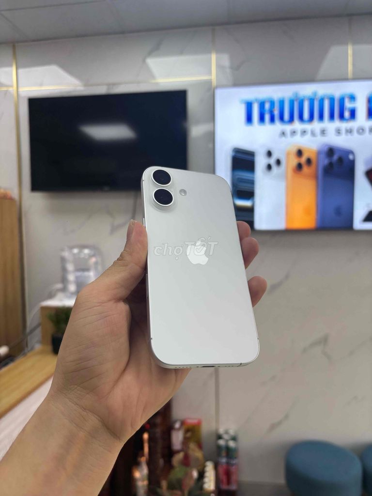 Apple iPhone 17 256GB Trắng Mới. Mua bán Điện thoại tại Quận Sơn Trà Đà Nẵng được đăng bởi Diễm Diễm hình 1