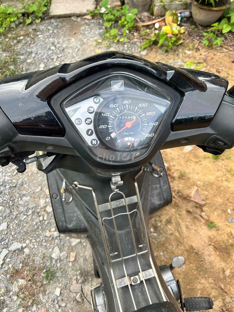 Cần bán xe như hình giấy tờ đầy đủ.. Mua bán Xe máy tại Huyện Thủ Thừa Long An được đăng bởi Nguyễn Viết Hảo hình 6