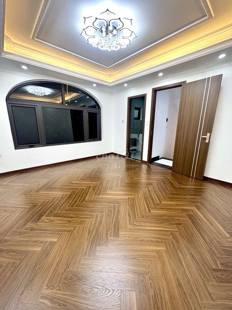 Mặt tiền lớn - kinh doanh - ô tô tránh ngày đêm trước cửa - thang máy.. Mua bán nhà ở tại Quận Long Biên Hà Nội được đăng bởi Nguyễn Văn Thụ hình 3