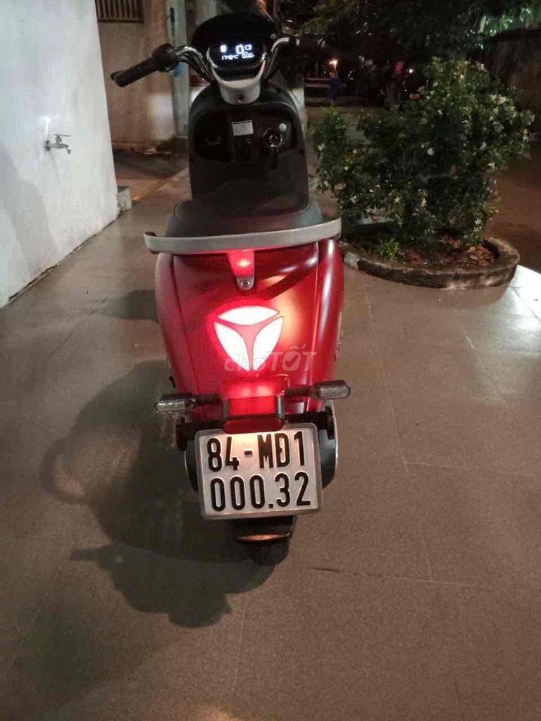 Thanh lý Xe máy điện Yadea M6i đỏ mờ siêu sang. Mua bán Xe điện tại Quận Gò Vấp Tp Hồ Chí Minh được đăng bởi Phạm Lê Kim Tuyến hình 3