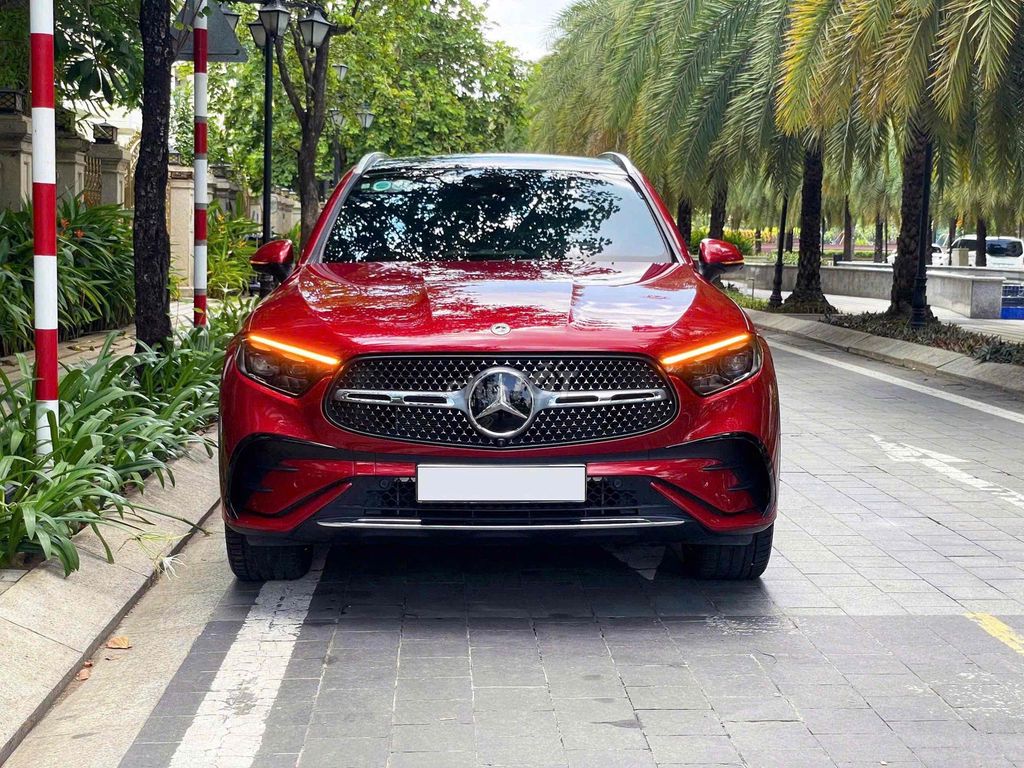 GLC 300 4Matic all new 2023 - 9000 km 2,2 Tỷ lấy. Mua bán Ô tô tại Quận 1 Tp Hồ Chí Minh được đăng bởi Lưu Thế Hoàng hình 1