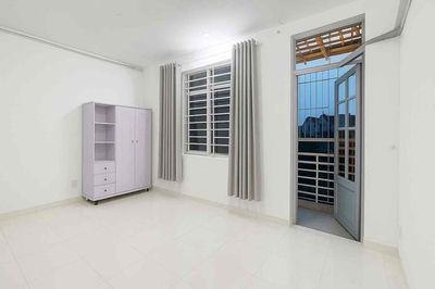 1PN + Tách bếp + Banconl 35m2 Full nội thất Ngã Tư Thủ Đức 50m đi bộ. Cho thuê phòng trọ tại Thành phố Thủ Đức Tp Hồ Chí Minh được đăng bởi Phòng Trọ Giá Tốt SG