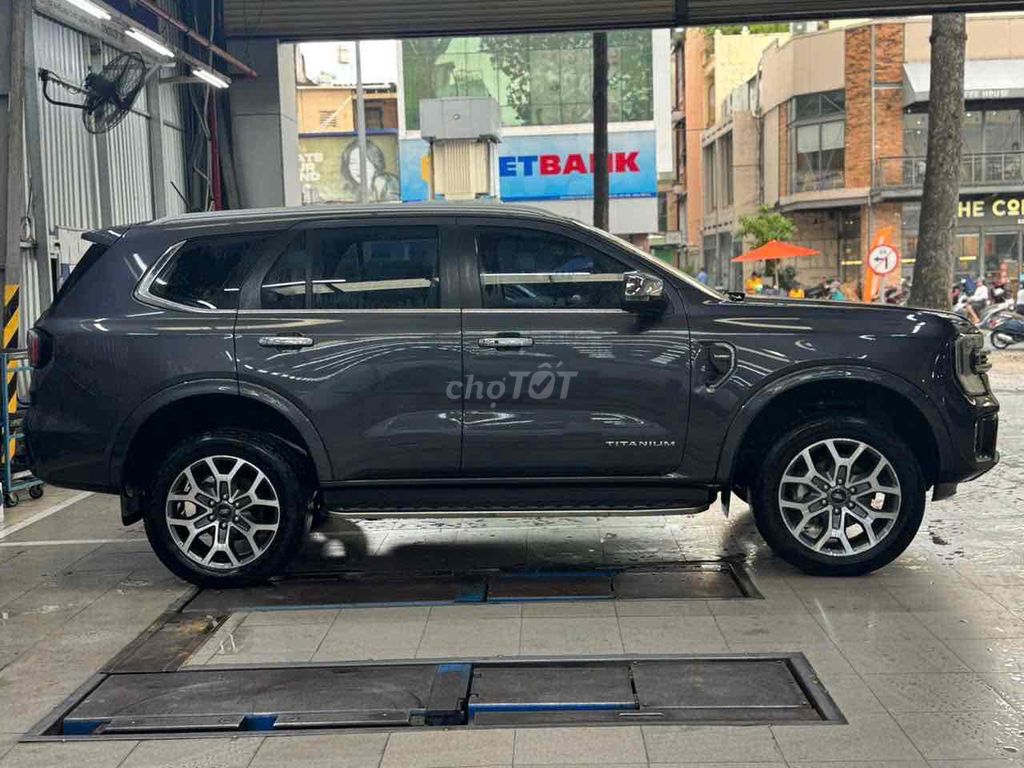 🚗 Ford Everest Titanium 2022 1 cầu đi ít. Mua bán Ô tô tại Quận 3 Tp Hồ Chí Minh được đăng bởi Phan Nguyễn Quốc hình 4