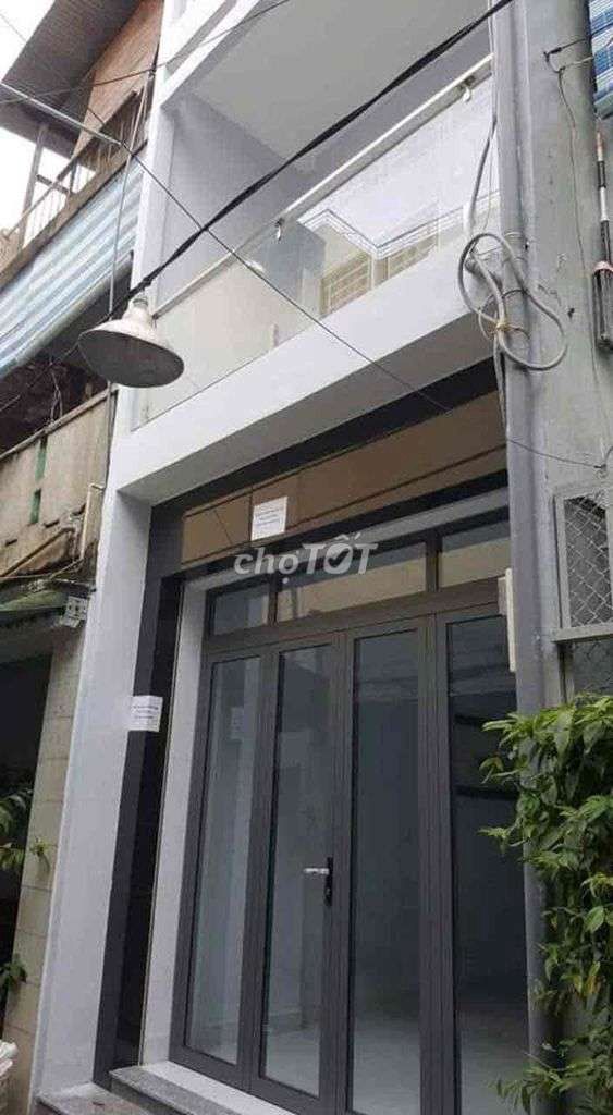Дом 3 этажа 3,5х16м, 4 комнаты, 3 санузла в переулке улицы Ки Донг