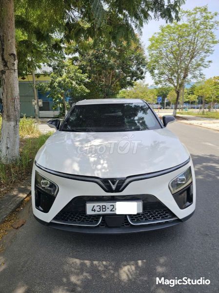 VinFast VF7 Plus AWD 2025