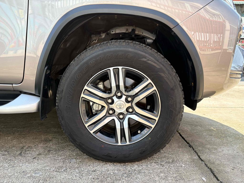 Toyota Fortuner 2.4AT 25.000 км, краска на всей машине