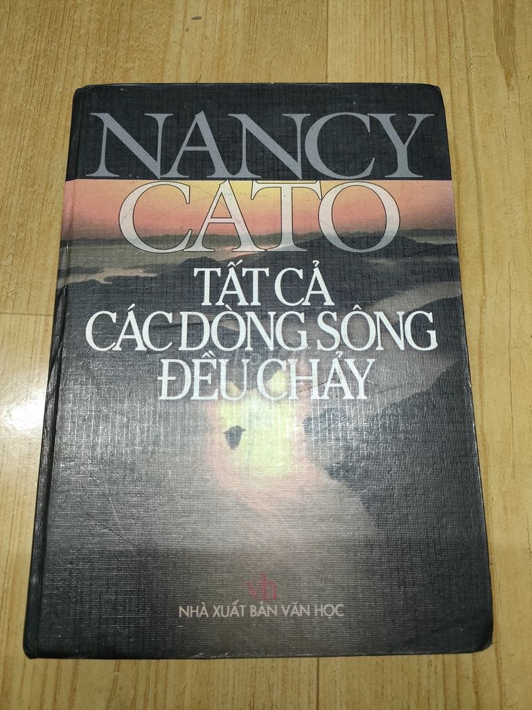 Sách tiểu thuyết Tất Cả Các Dòng Sông Đều Chảy. Mua bán Sách tại Quận 1 Tp Hồ Chí Minh được đăng bởi Tuấn  hình 1