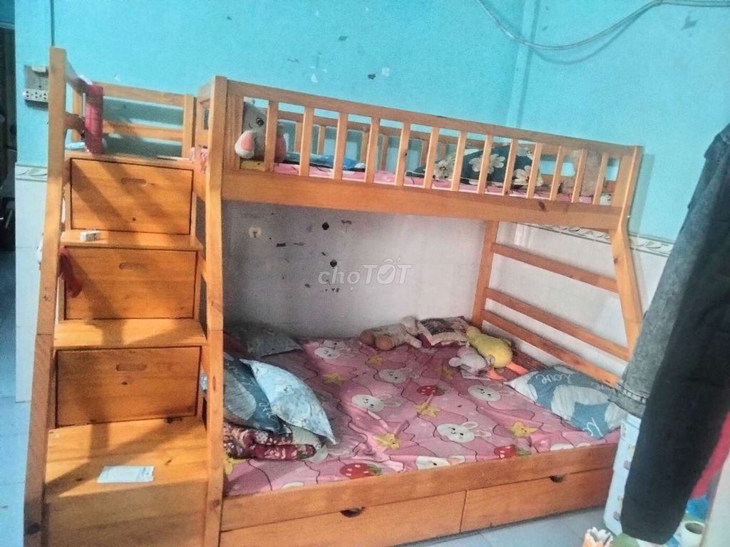 Giường tầng Gỗ Nâu gỗ Còn rất mới. Mua bán Giường, chăn ga gối nệm tại Huyện Hóc Môn Tp Hồ Chí Minh được đăng bởi jenny vũ hình 1