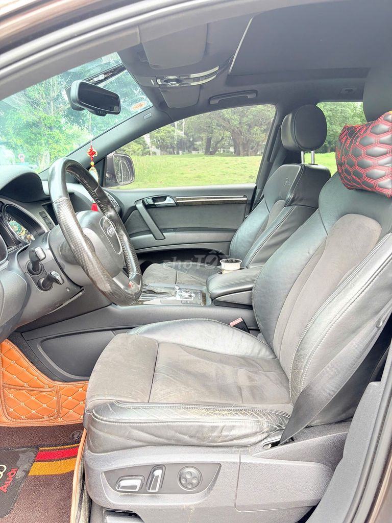 Ауди Q7 3.0TDI коричневая замша 180000 км