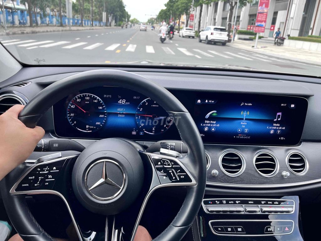 Mercedes Benz E Class 2021 E180 - 25000 km. Mua bán Ô tô tại Quận 7 Tp Hồ Chí Minh được đăng bởi Lê quốc toàn hình 10