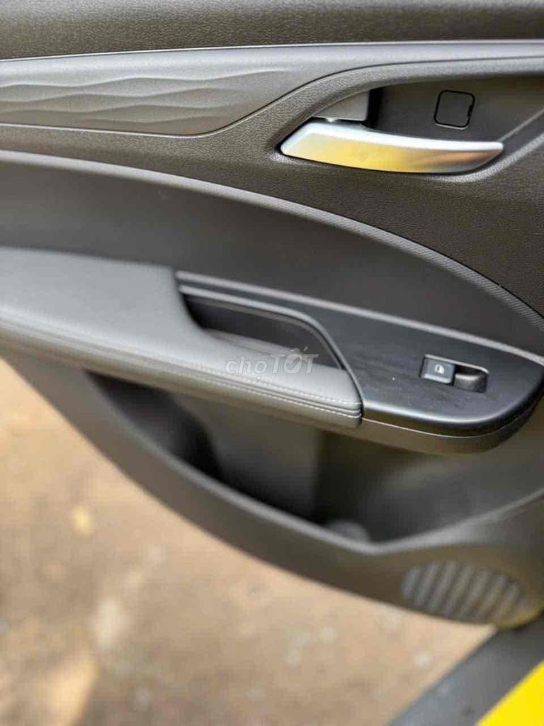 VinFast VF5 2025 - 2700 km. Mua bán Ô tô tại Quận Đống Đa Hà Nội được đăng bởi Lê Minh Đạt hình 4