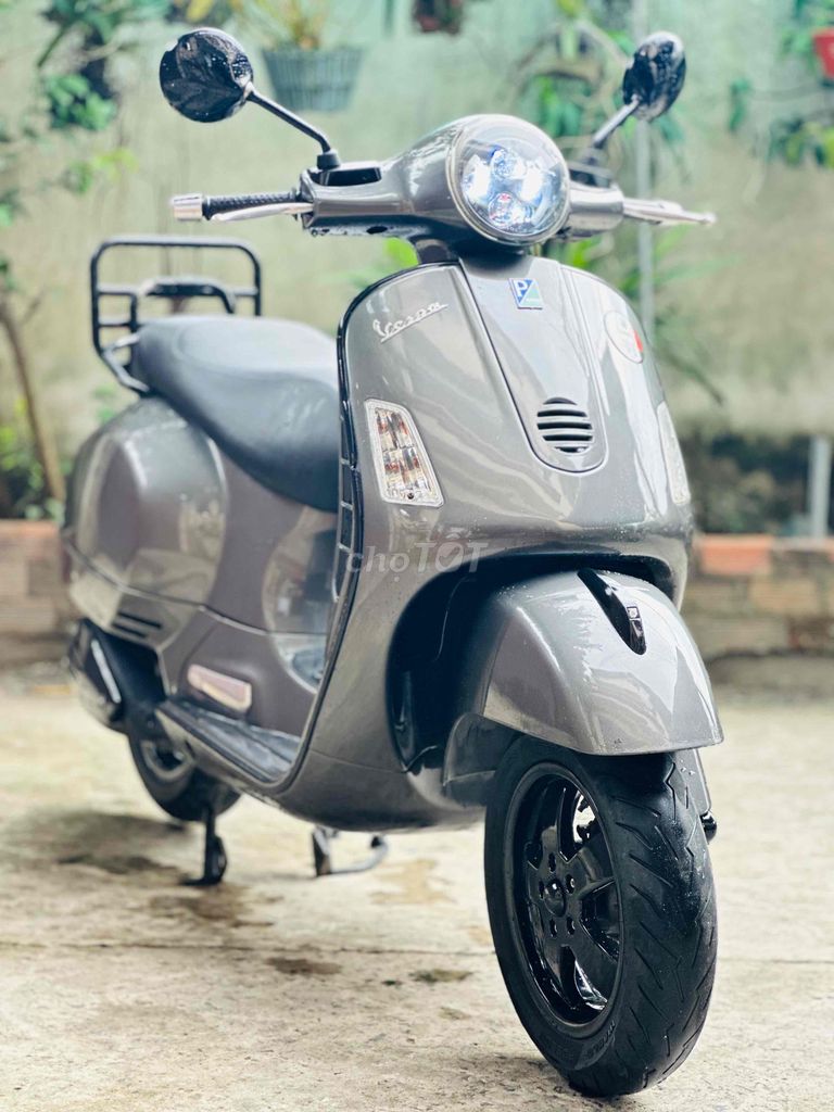 VESPA GTS 125CC 4VAL NHẬP ITALY BSTP FULL ĐẸP