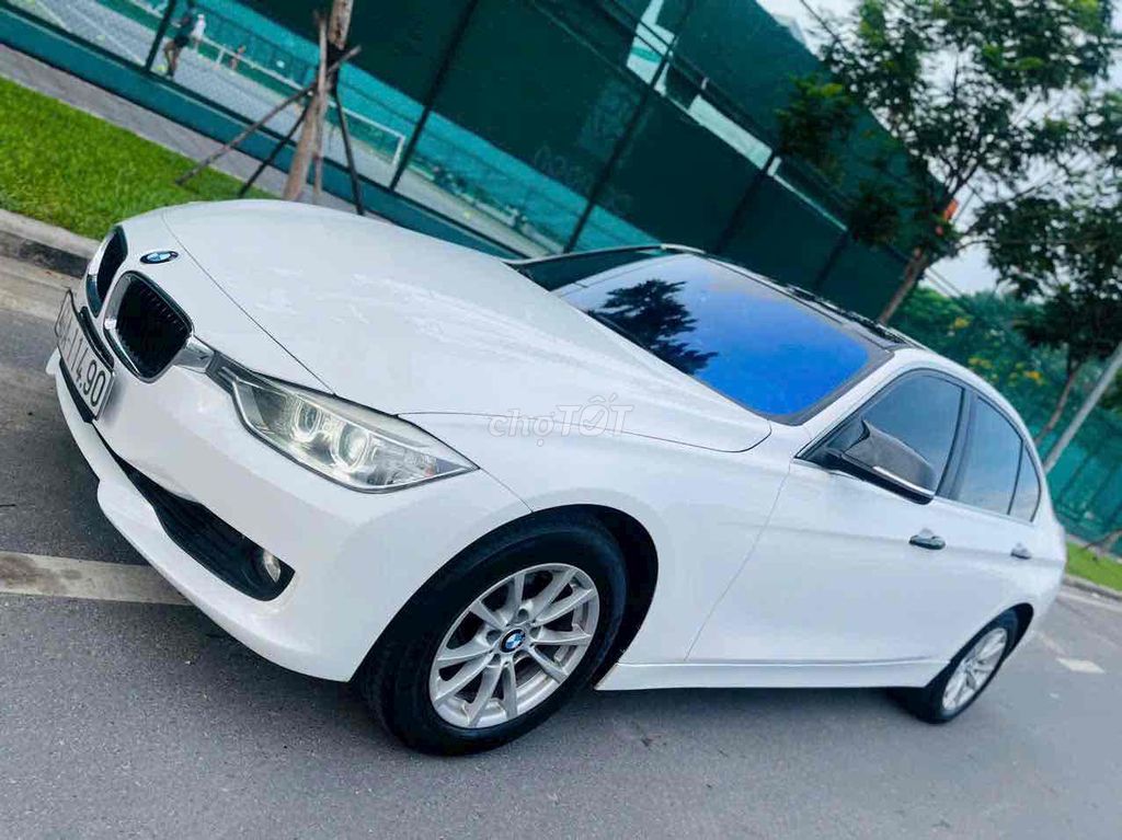 BMW 3 Series 2013 320i - 112000 km