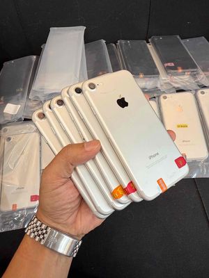 Sẵn số lượng  iPhone 7 qte zin đẹp full chức năng