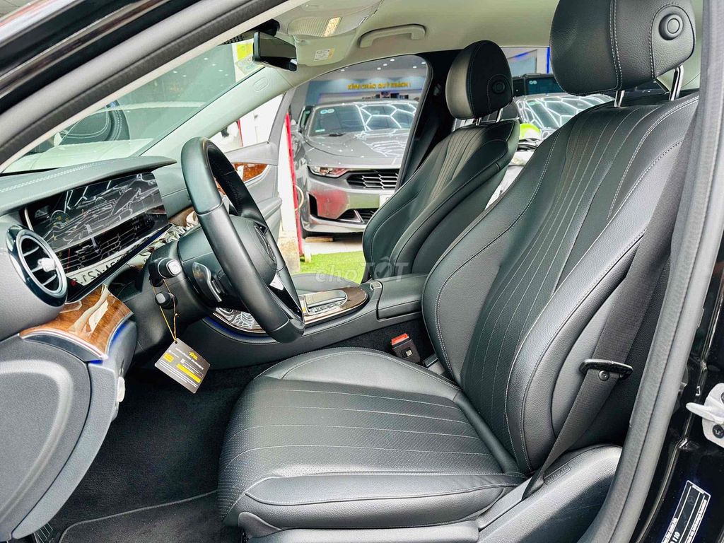 MERCEDES-BENZ E200 Exclusive  dkld 2025 13.000 km. Mua bán Ô tô tại Quận 8 Tp Hồ Chí Minh được đăng bởi Hồng Phúc hình 3