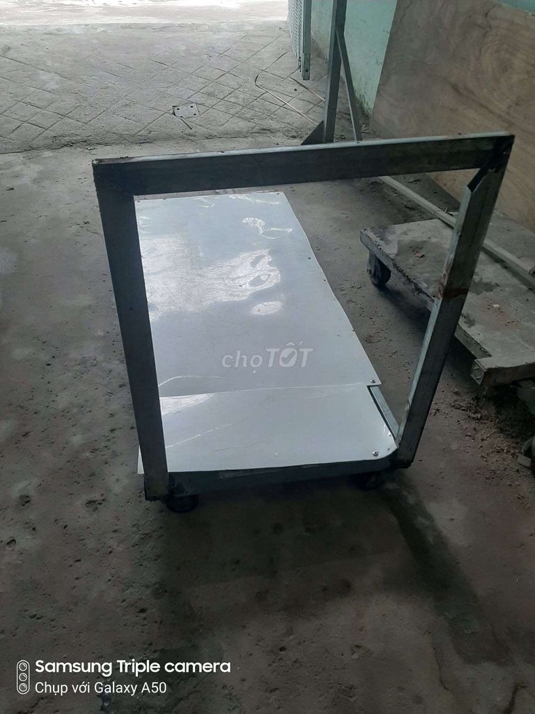 Xe đẩy hàng Kim loại Xám dài 1m2 sắt dày. Mua bán Đồ chuyên dụng, Giống nuôi trồng tại Thành phố Dĩ An Bình Dương được đăng bởi Trần Cường hình 1