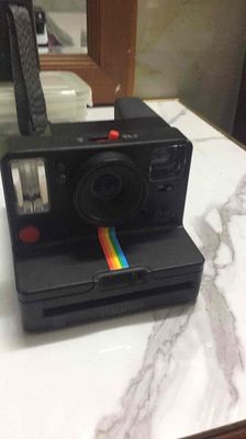 Máy ảnh chụp lấy liền Polaroid